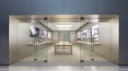 英国一Apple Store门店已在为明年iPhone 15的推出作准备
