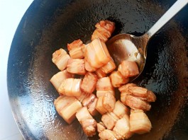做红烧肉的方法(在家做红烧肉的方法)