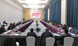 江苏省酒类行业协会白酒分会工作会议在宿迁举行，张联东、陈国锁、王建英、徐岩等出席