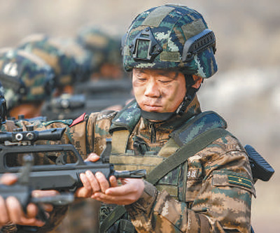 特战尖兵誓为军旗增辉(二十大代表风采) 第1张 特战尖兵誓为军旗增辉(二十大代表风采) 第1张